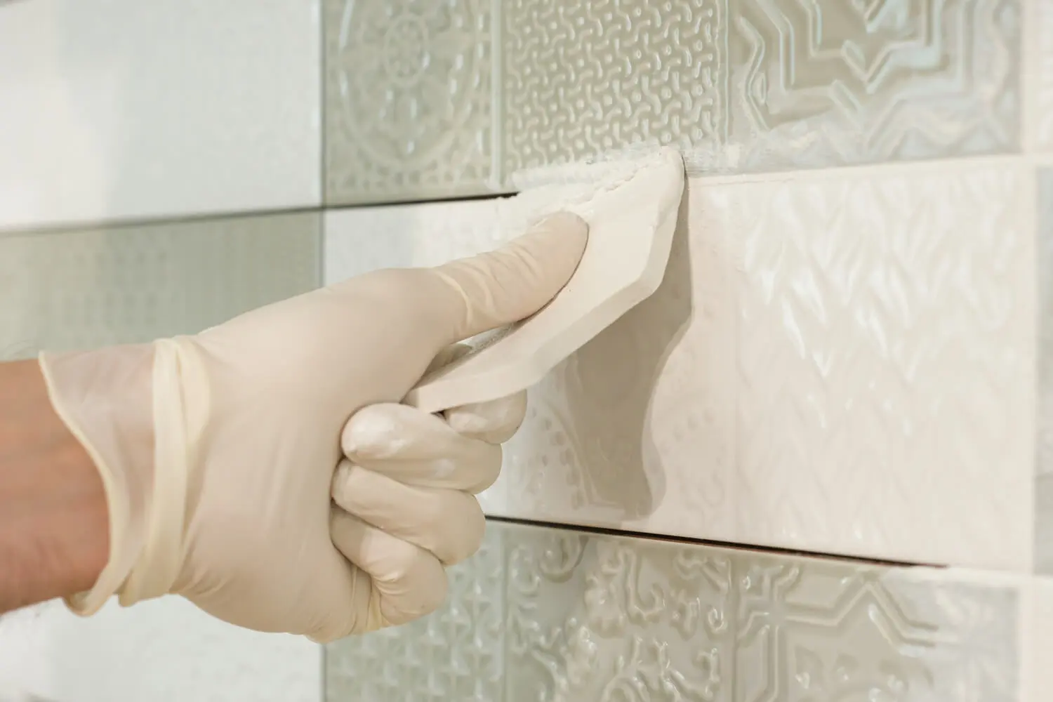 Choosing the Right Adhesive and Grout for Tile a Bathroom